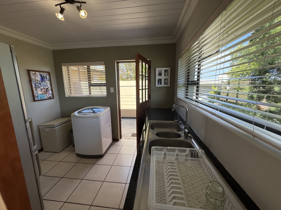 4 Bedroom Property for Sale in Monte Christo Western Cape